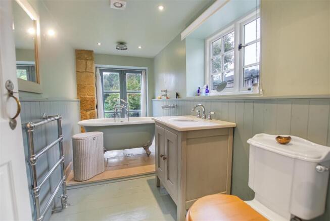 3 bed Terraced for sale Image 5