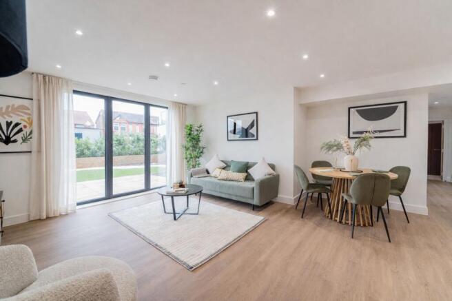 Open plan living/dining room