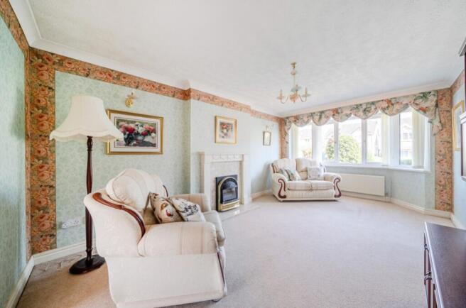 4 bed Detached for sale Image 5