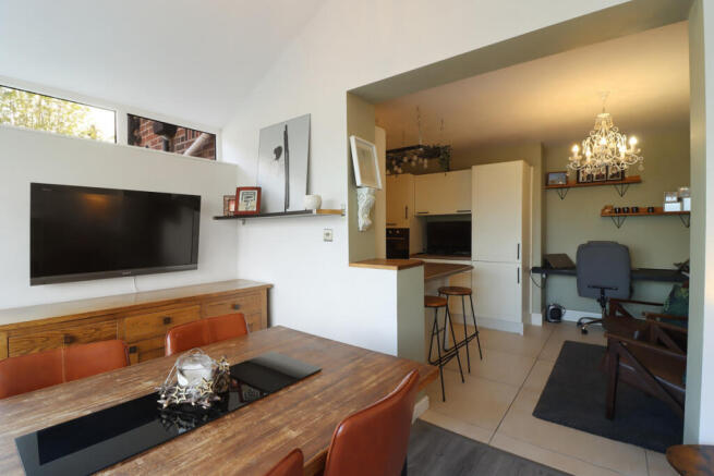 3 bed Semi-Detached for sale Image 5