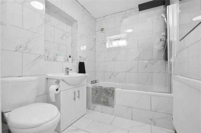 5 bed Semi-Detached for sale Image 4