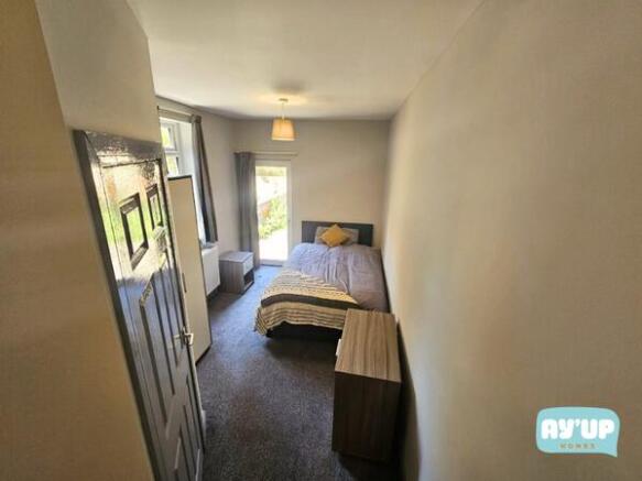 1 bed House Share to rent Image 8
