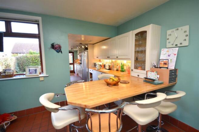 Kitchen1.JPG