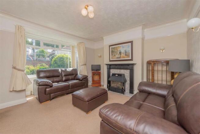 Living Room: