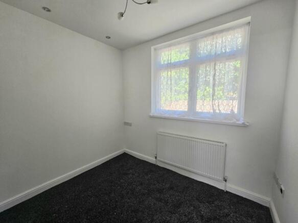 3 bed Apartment to rent Image 4