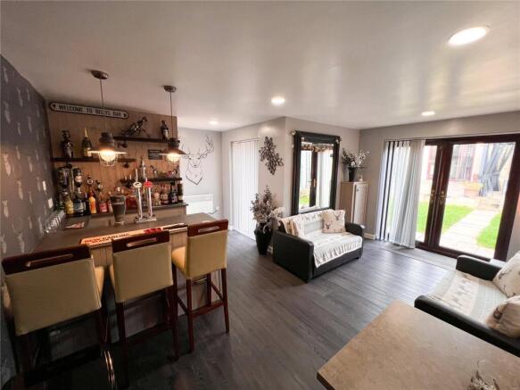 3 bed Bungalow for sale Image 11