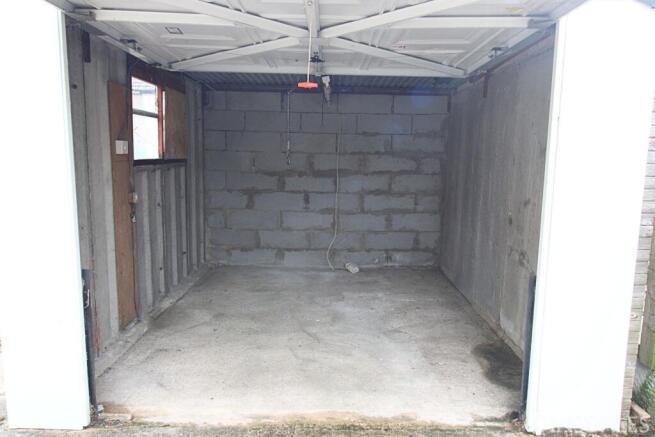 3 bed Semi-Detached to rent Image 10