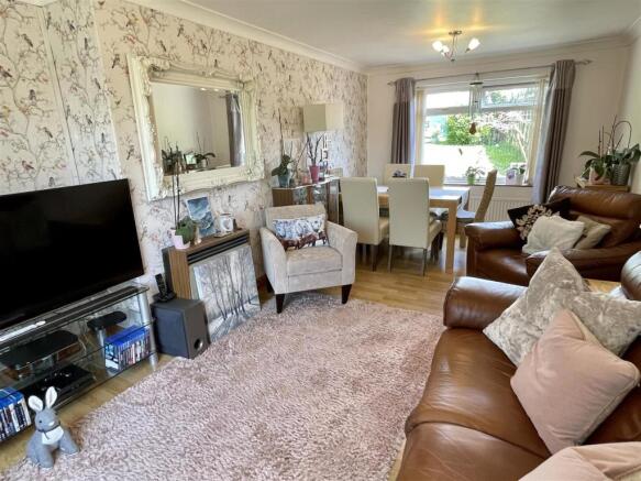 Living/dining room
