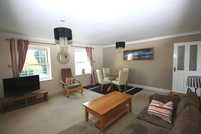 Lounge 3