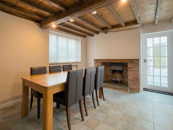 2 bed Semi-Detached to rent Image 5