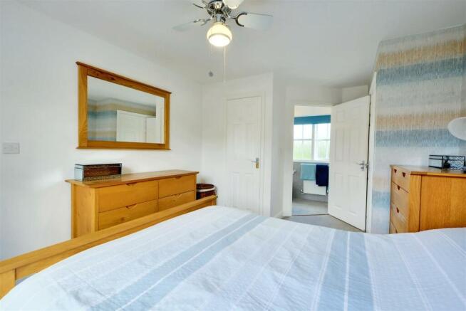 Bedroom 1_3.jpeg