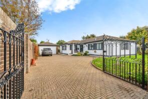17 Little Whispers, Craigweil Manor, Bognor Regis PO21 4DJ