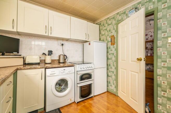 3 bed Semi-Detached for sale Image 9