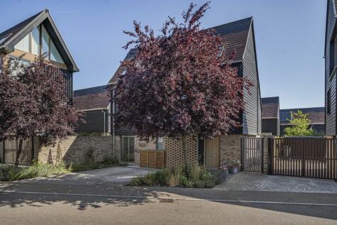 Royal Way, Trumpington