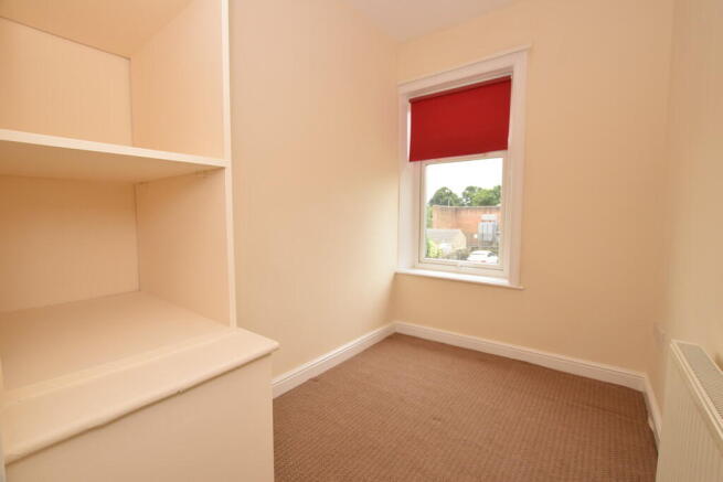 2 bed Terraced to rent Image 6