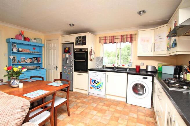 Kitchen1.jpg