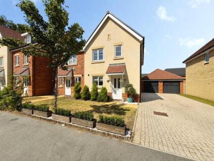 Hurst Avenue, Blackwater, Camberley, Hampshire, GU17