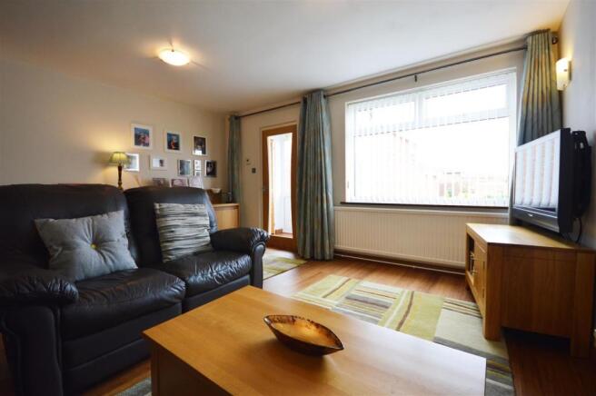 LIVING ROOM 2.jpg