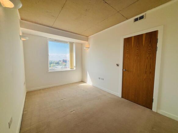 2 bed Apartment to rent Image 5