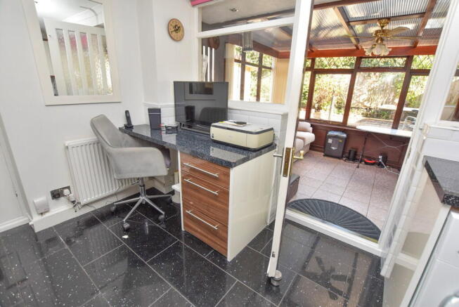 Acre Lane, Bromborough photo 4