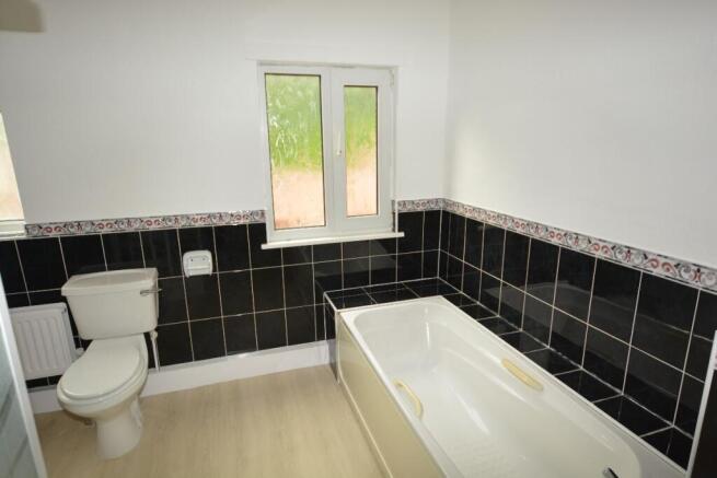 2 bed Terraced to rent Image 7