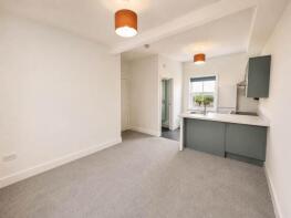 4, London Road, Hailsham BN27 1EB