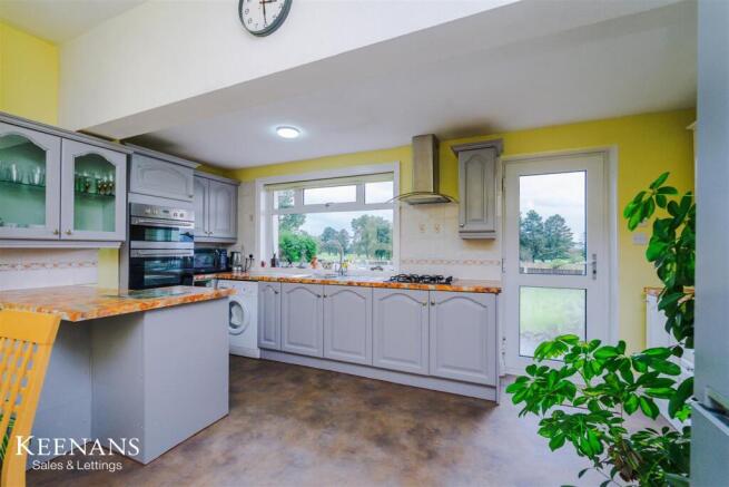 3 bed Detached Bungalow for sale Image 5