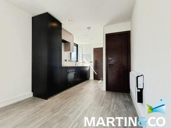 1 bed Apartment to rent Image 4
