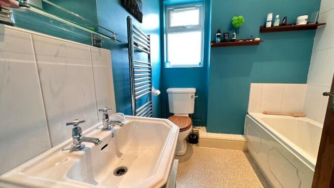 Bathroom/w.c.