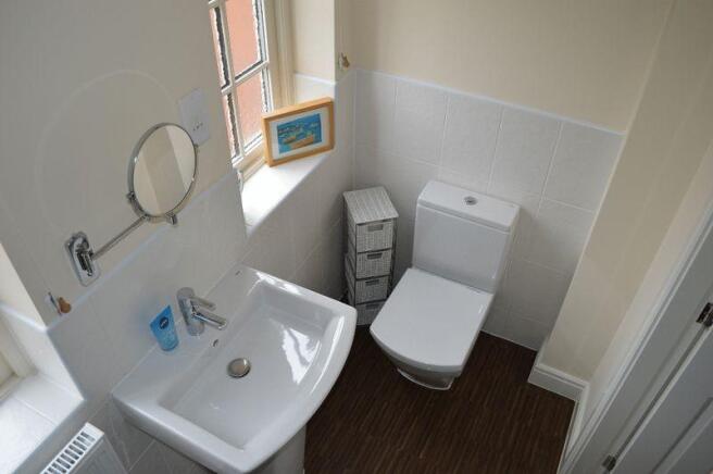 EN-SUITE SHOWE...