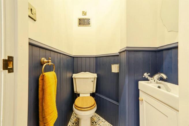 4 bed Semi-Detached for sale Image 7