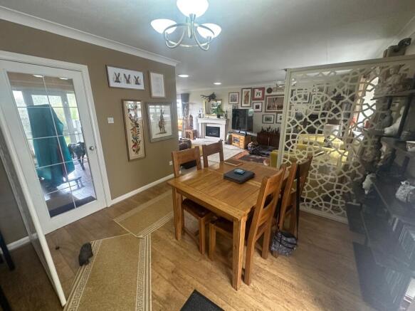 4 bed Detached Bungalow for sale Image 10