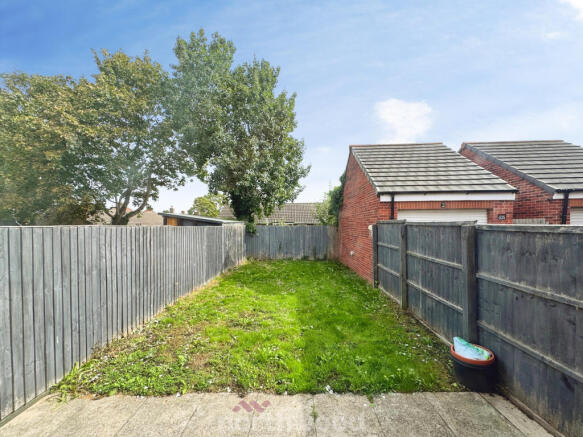 3 bed Semi-Detached to rent Image 12
