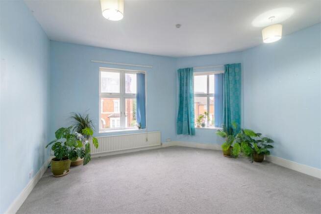 87 Wellingborough Road - living room