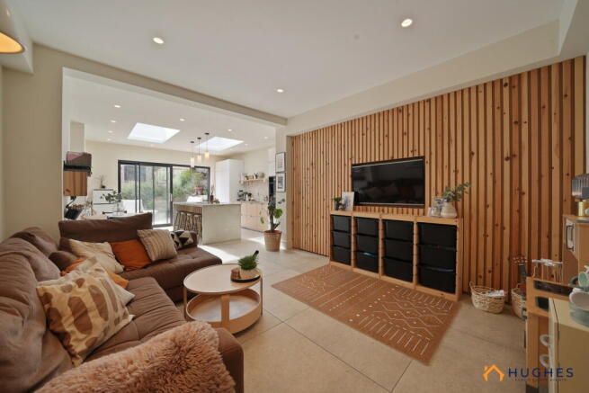 4 bed Semi-Detached for sale Image 7