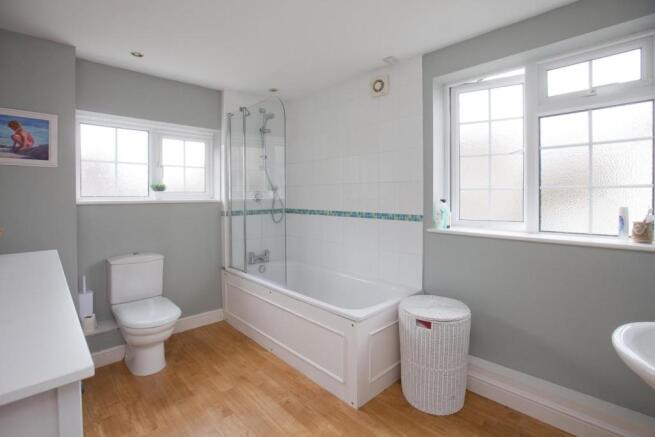 7 ELM CLOSE - PHOTO F.jpg