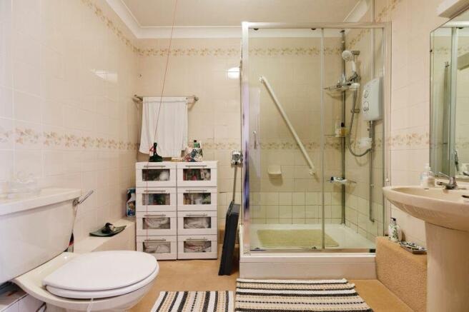 SHOWER ROOM