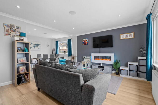 Briar Grove, Ayr, KA7 3PD photo 4