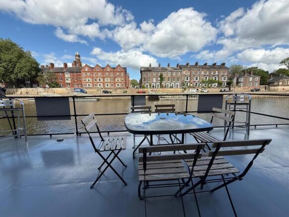 4 bed House for sale Image 9