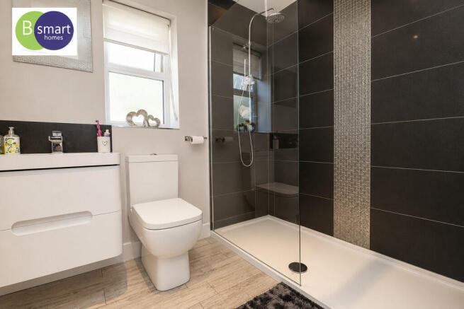 4 bed Detached for sale Image 11