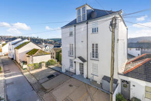 Flat 2a, 41-43, Clarence Street, Dartmouth TQ6 9NW