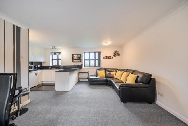 1415240-11-6995dd...