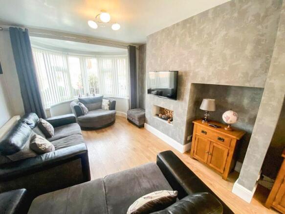 4 bed Semi-Detached for sale Image 5