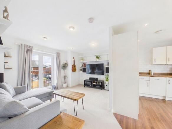 2 bed Flat for sale Image 5