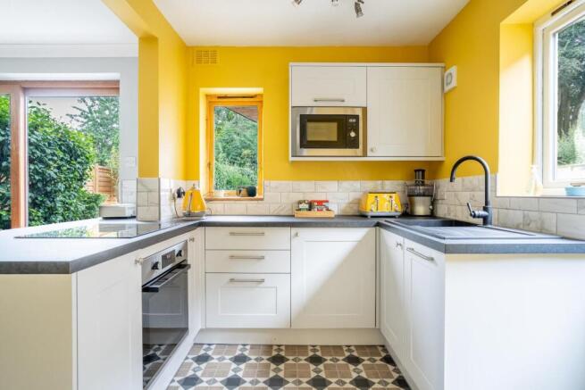 3 bed Semi-Detached for sale Image 6
