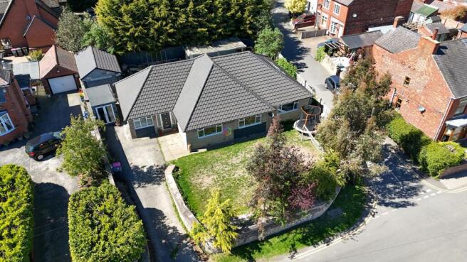 4 bed Detached Bungalow for sale Image 4