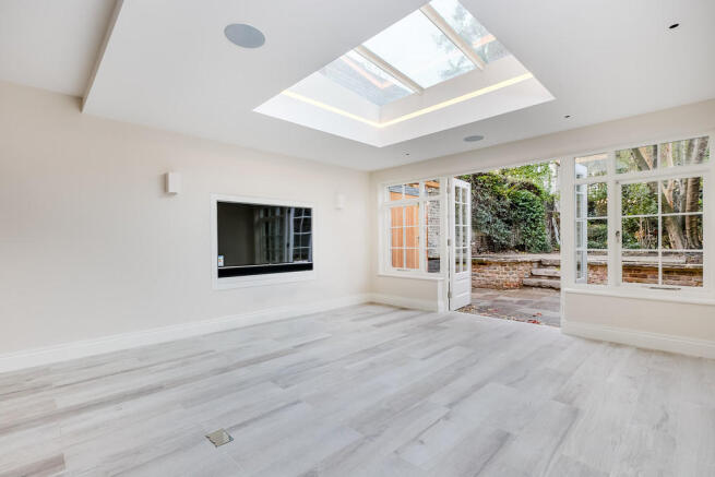 Family Room/Garde...
