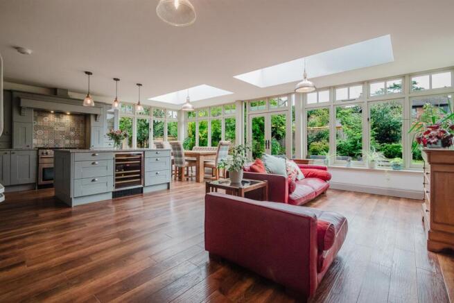 Open-Plan Family Room & Dining Kitchen