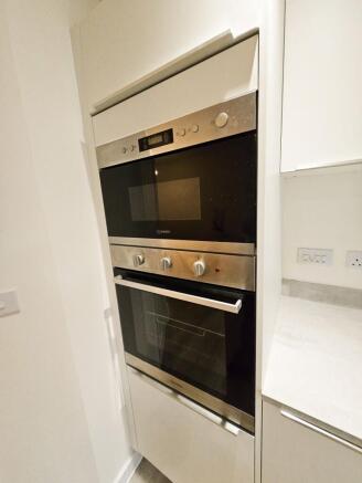 2 bed Apartment to rent Image 12
