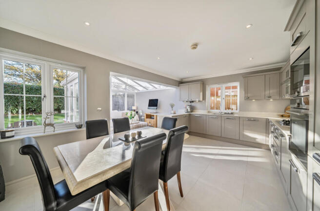 1387027-12-693058...